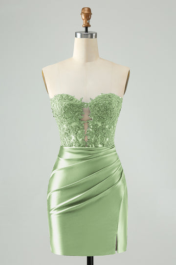 Vestido de cóctel ahuecado sin tirantes ajustado verde brillante con encaje